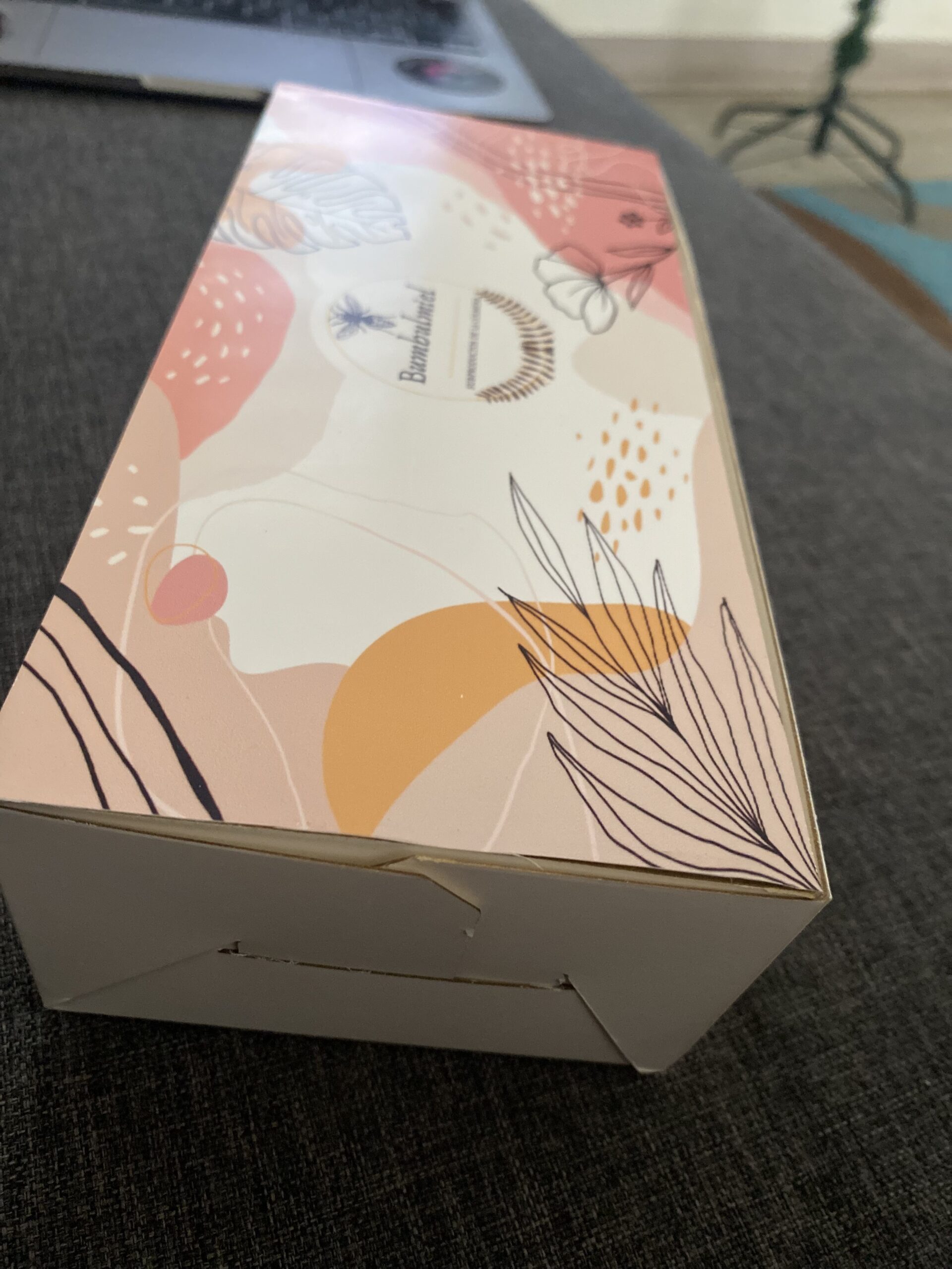 Caja personalizada para emprendimiento